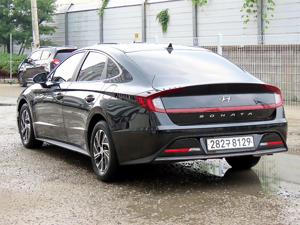 HYUNDAI Sonata - Vista 3