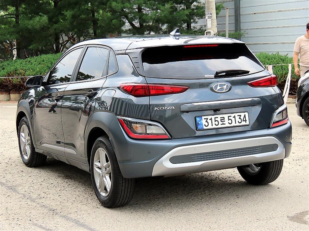 HYUNDAI Kona - Vista 3