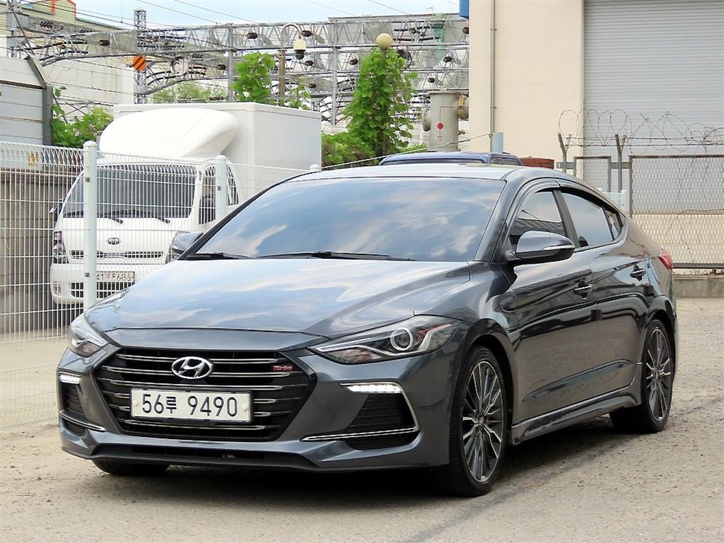 HYUNDAI Avante - Vista 2