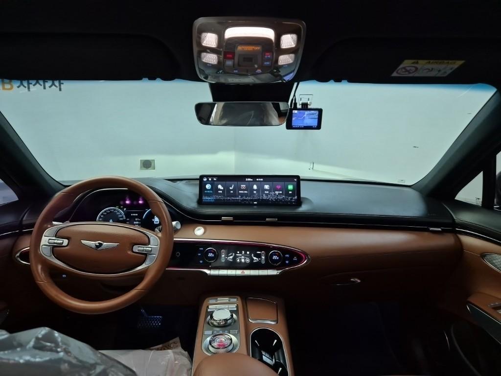 Genesis GV70 - Vista 7