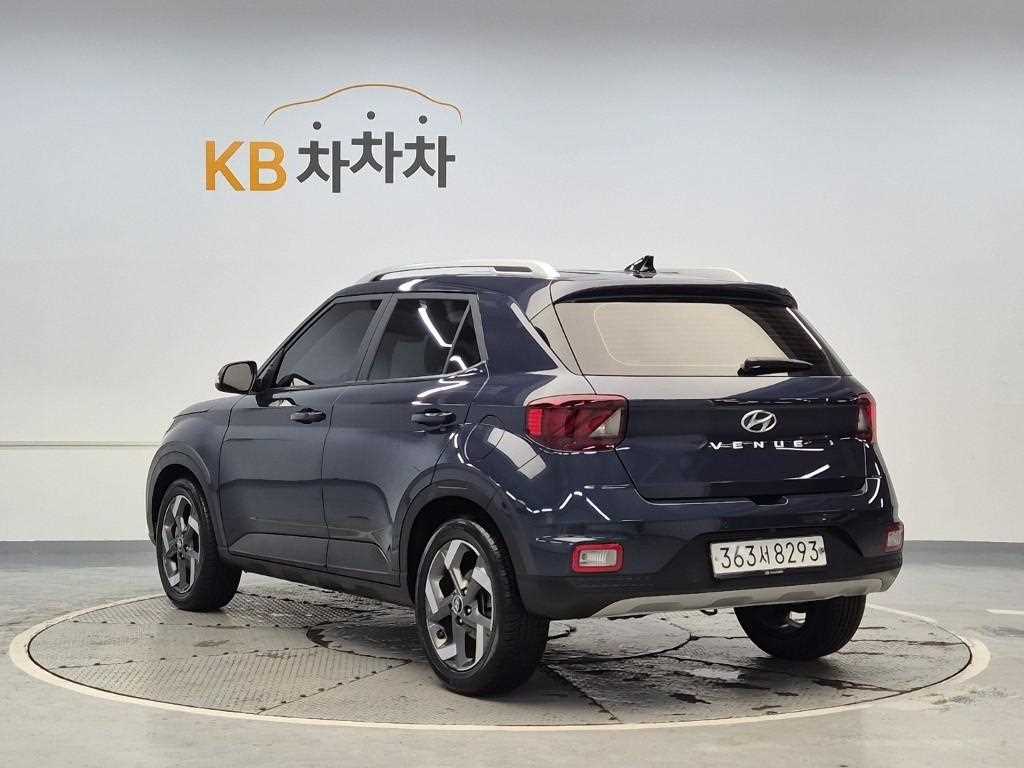 HYUNDAI Venue - Vista 2