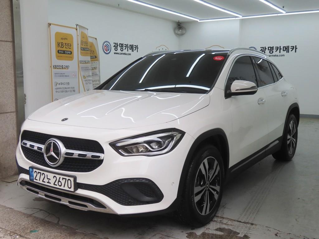Mercedes Benz GLA Class - Vista 2