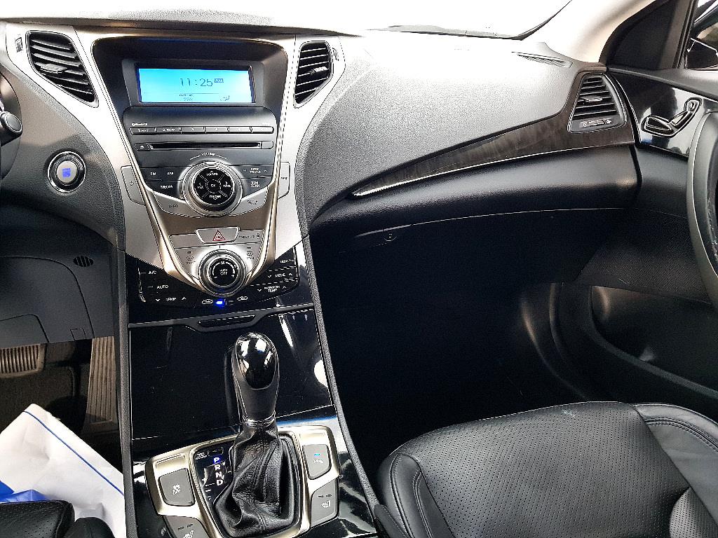 HYUNDAI Grandeur - Vista 10
