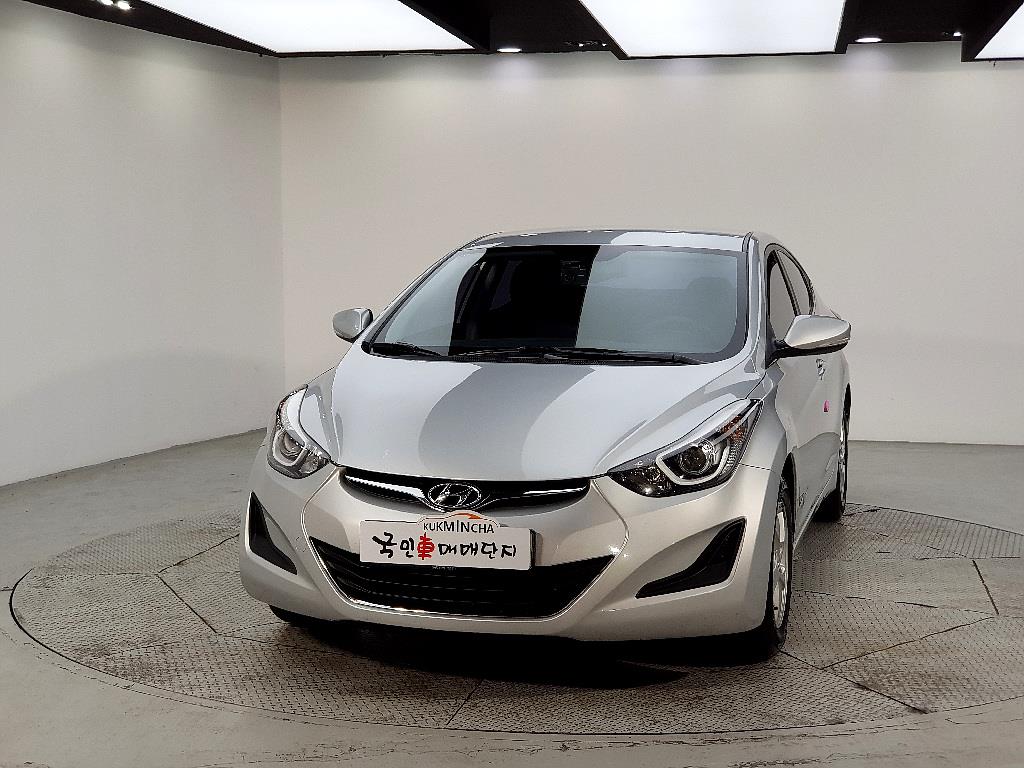 HYUNDAI Avante - Vista 2