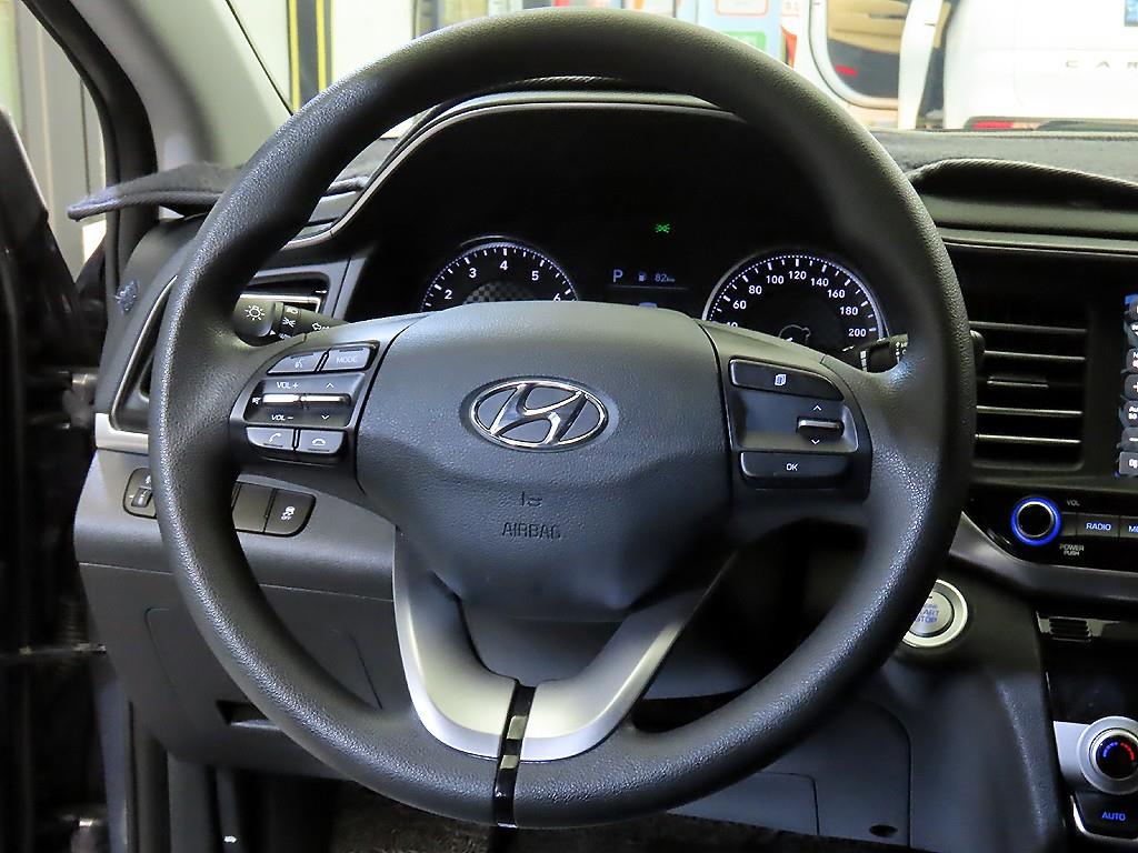 HYUNDAI Avante - Vista 8