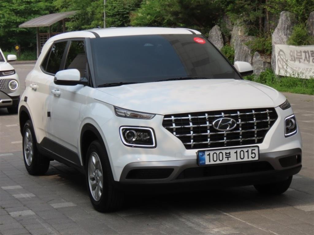 HYUNDAI Venue - Vista 3