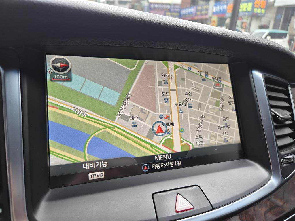 HYUNDAI Equus - Vista 7