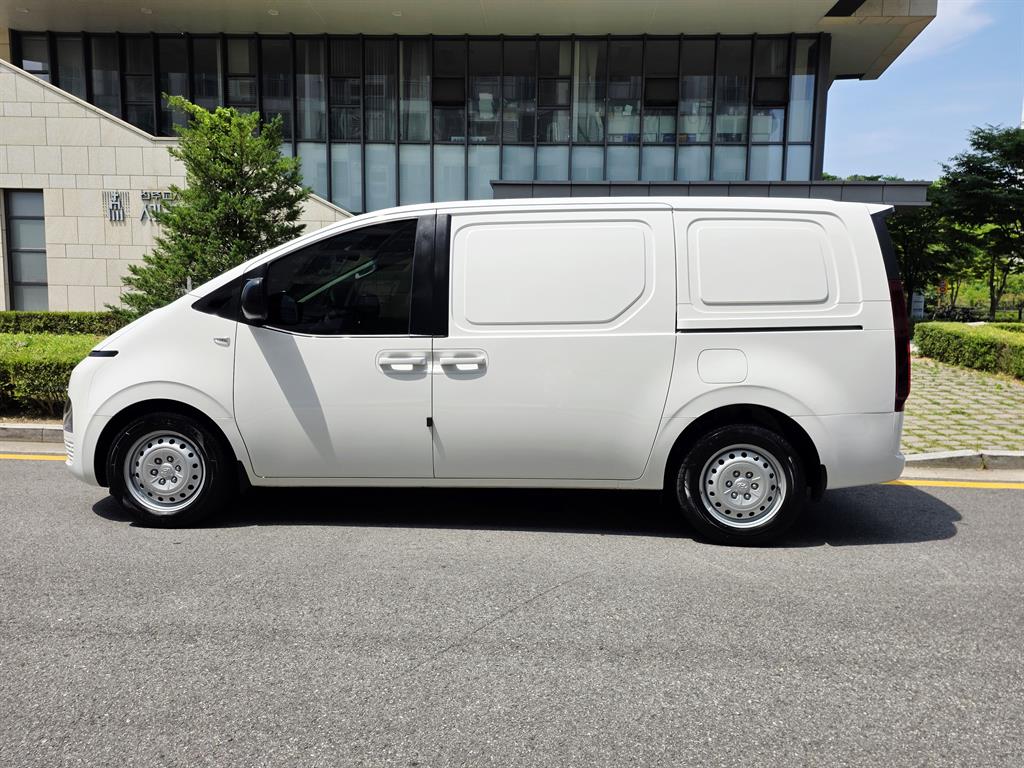 HYUNDAI Staria - Vista 3
