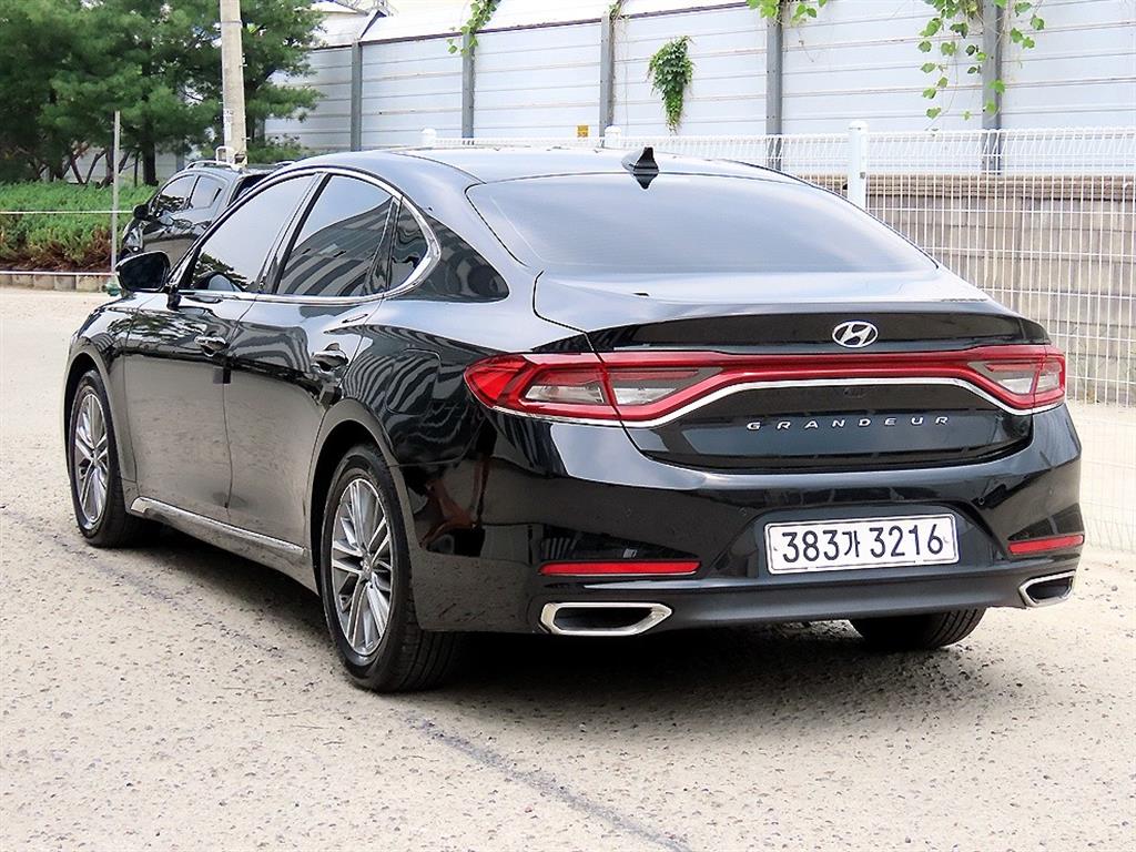HYUNDAI Grandeur - Vista 3
