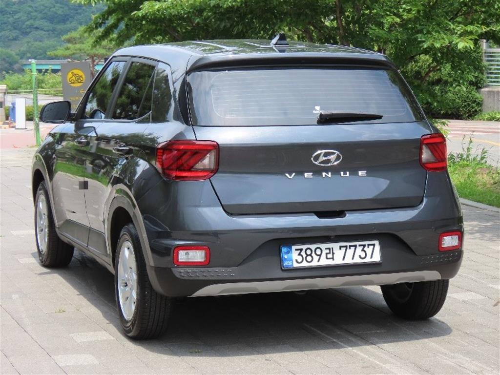 HYUNDAI Venue - Vista 7