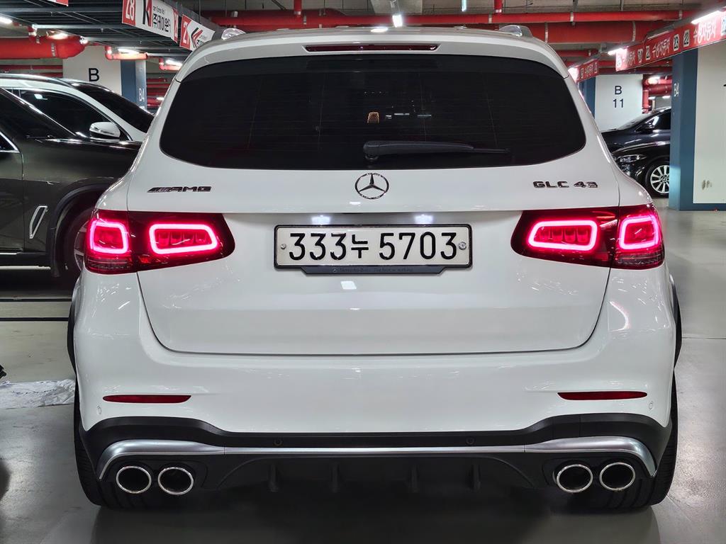 Mercedes Benz GLC Class - Vista 4