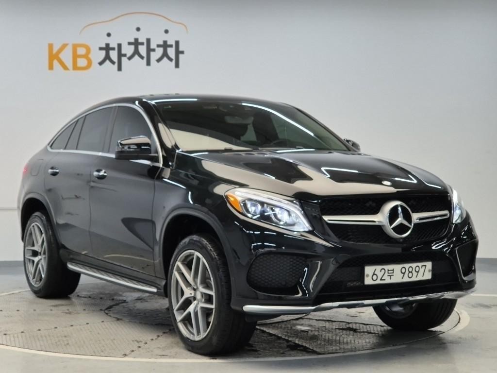 Mercedes Benz GLE Class - Vista 4
