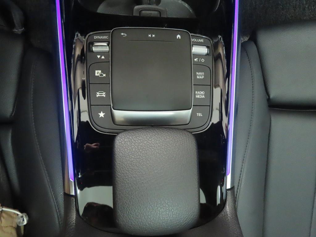 Mercedes Benz GLA Class - Vista 12