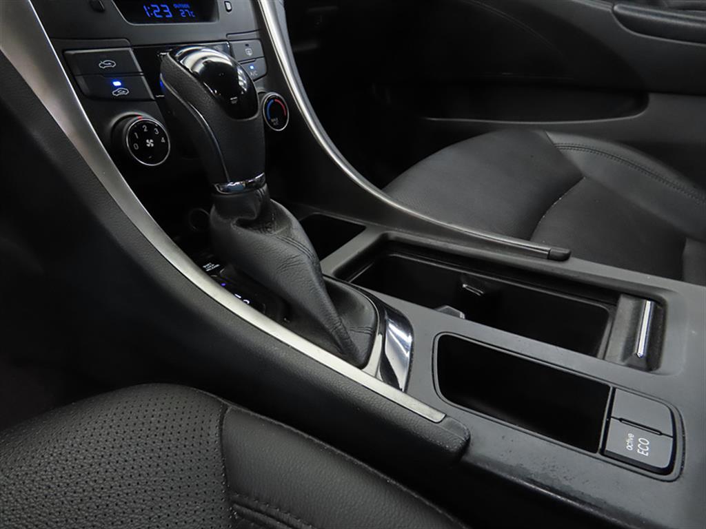 HYUNDAI Sonata - Vista 11