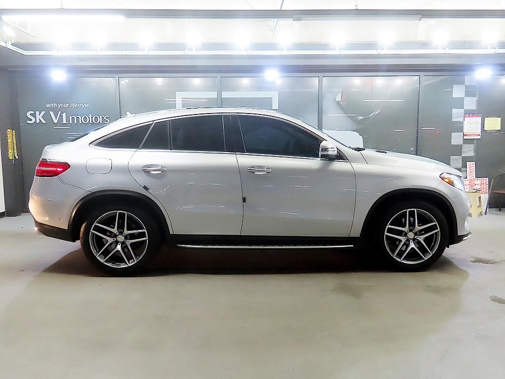 Mercedes Benz GLE Class - Vista 3