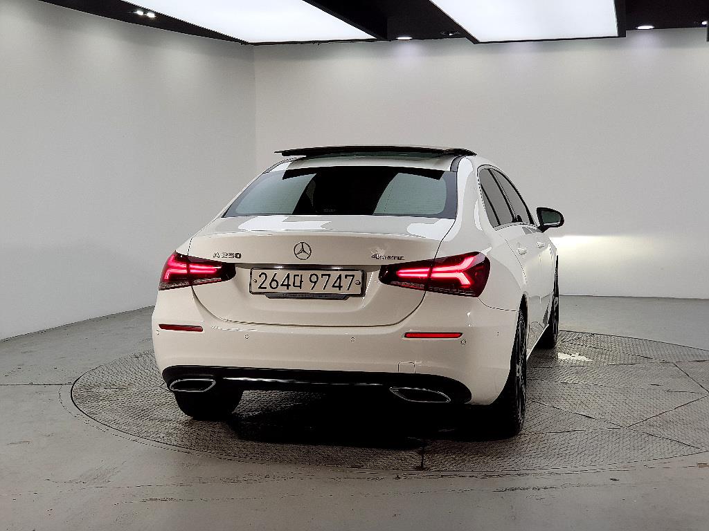Mercedes Benz A Class - Vista 3