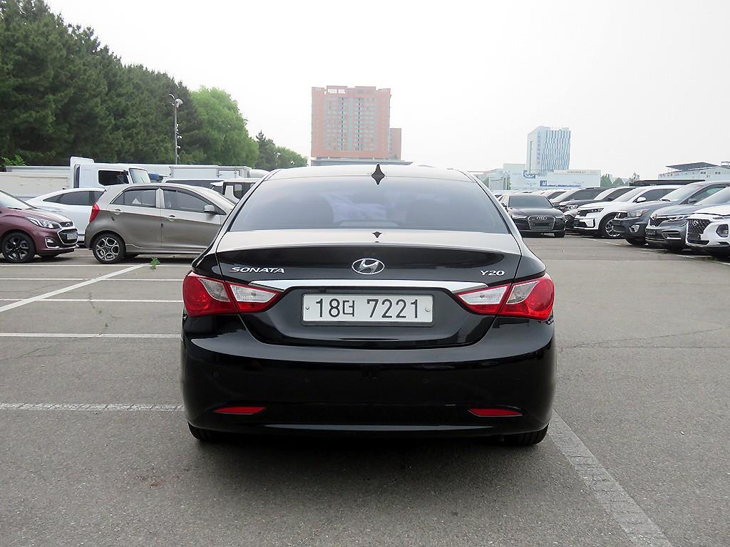 HYUNDAI Sonata - Vista 3