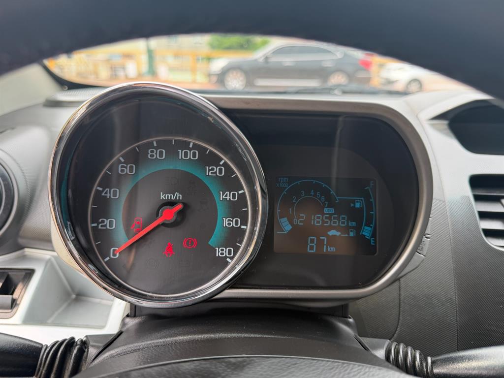 Chevrolet Spark - Vista 7