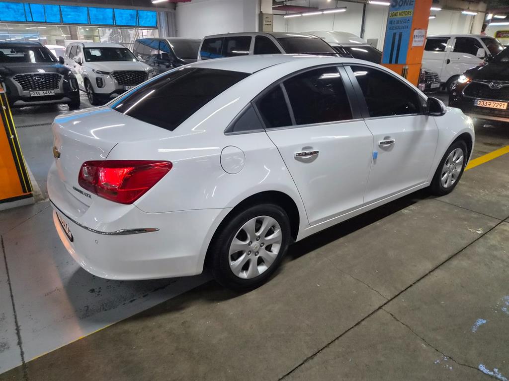 Chevrolet Cruise - Vista 4