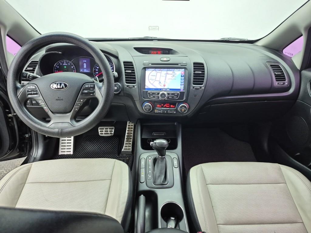 KIA K3 - Vista 5