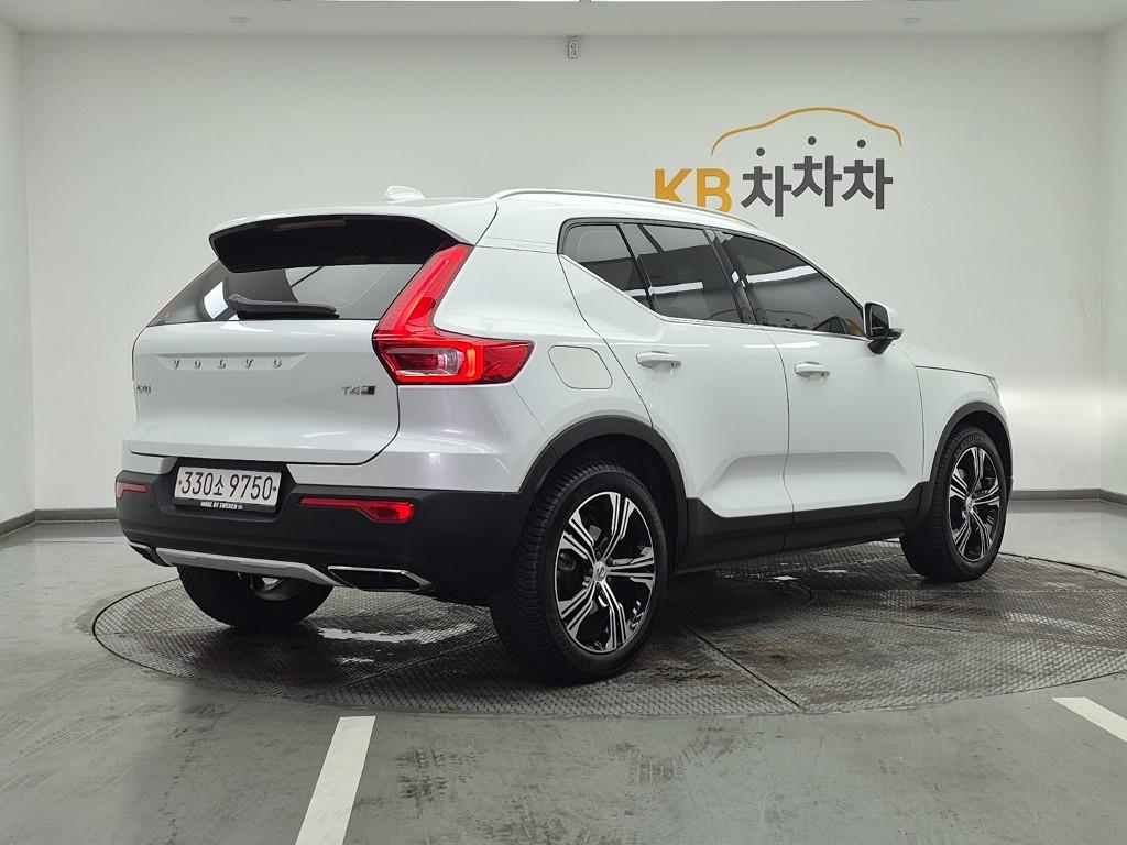 Volvo XC40 - Vista 4