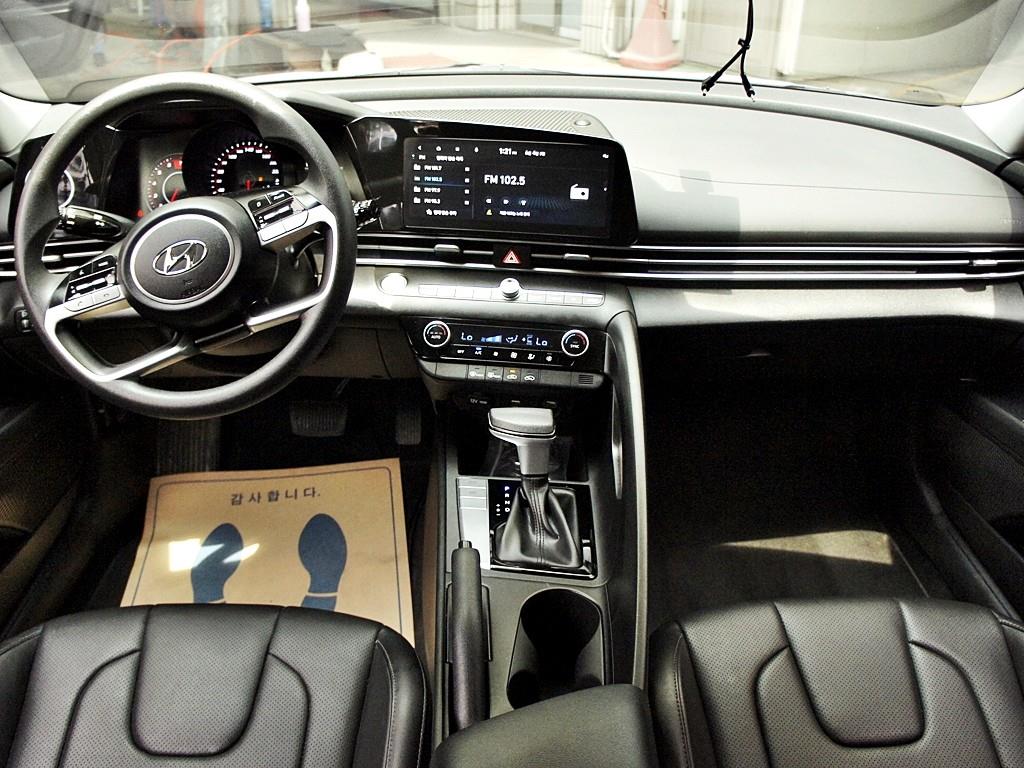 HYUNDAI Avante - Vista 12