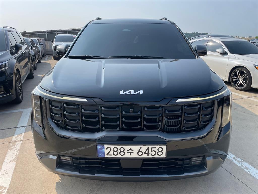 KIA Carnival 2024 Negro - Importación desde Corea - HF Imports Iquique - Foto 1