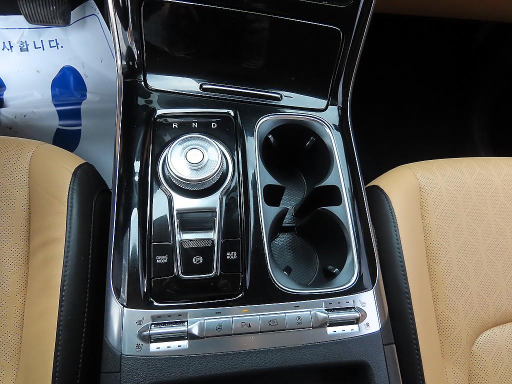 KIA Carnival - Vista 11