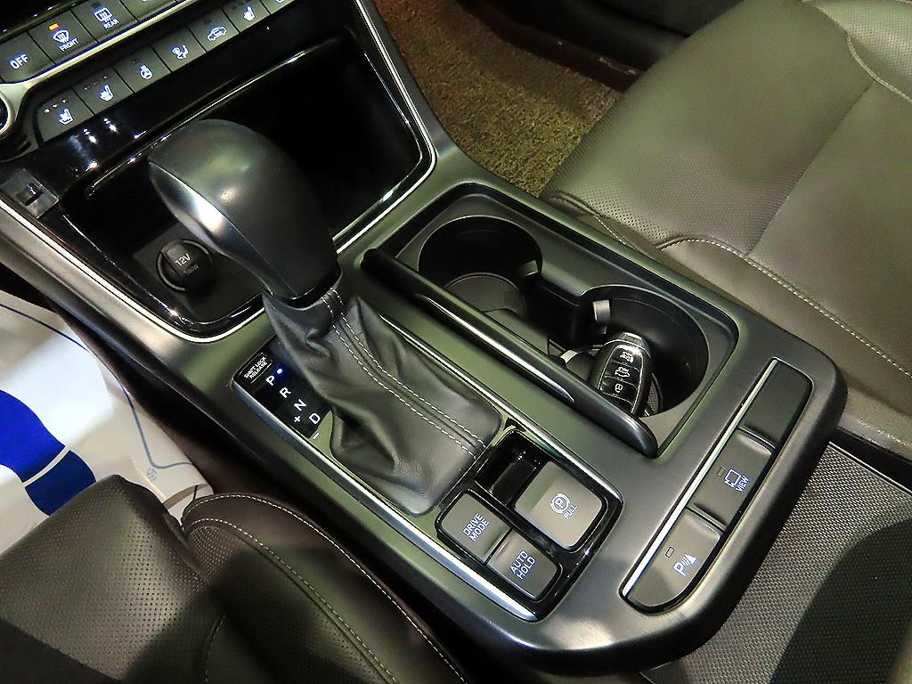 HYUNDAI Grandeur - Vista 12