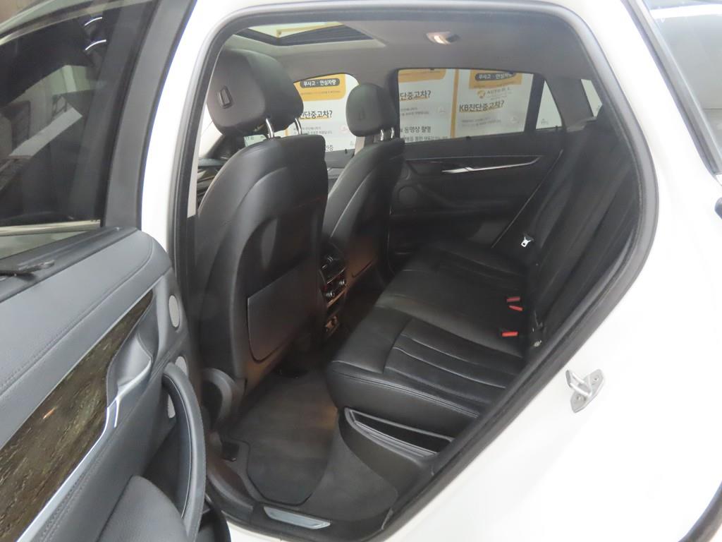 BMW X6 - Vista 6