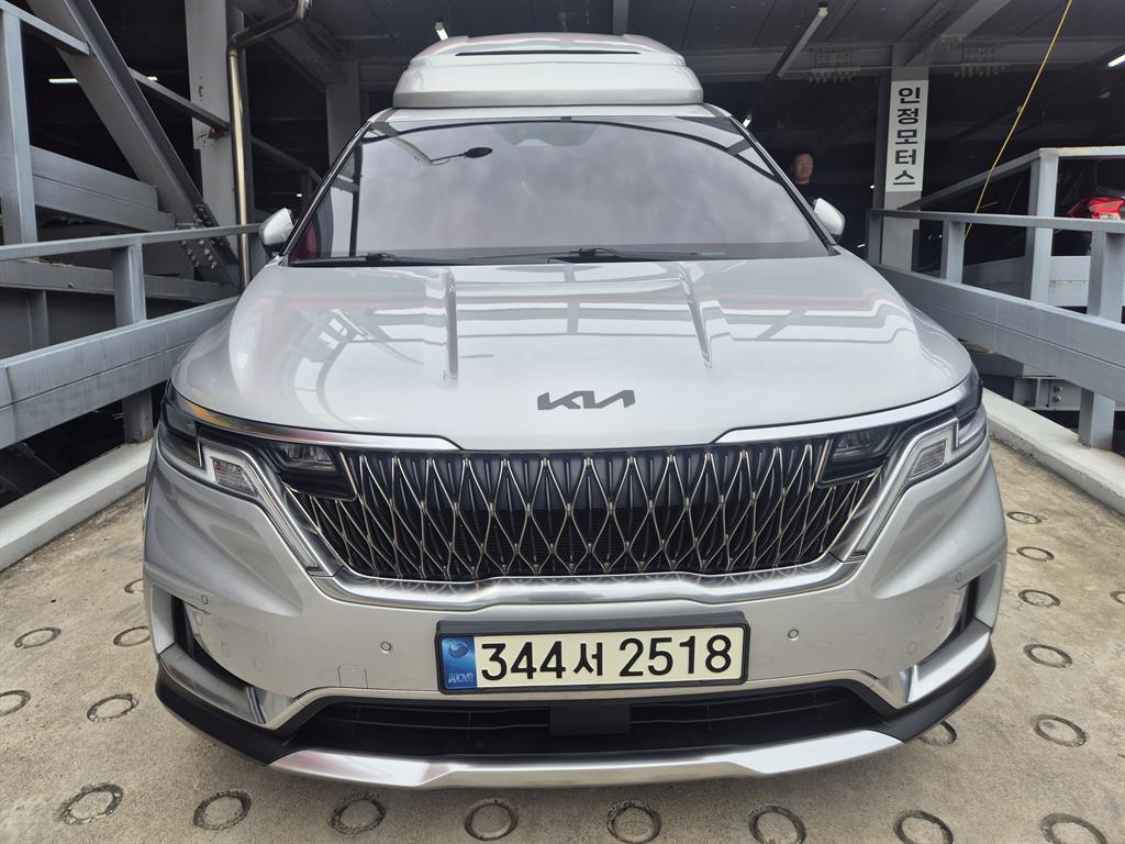 KIA Carnival 2021 Plateado - Importación desde Corea - HF Imports Iquique - Foto 1
