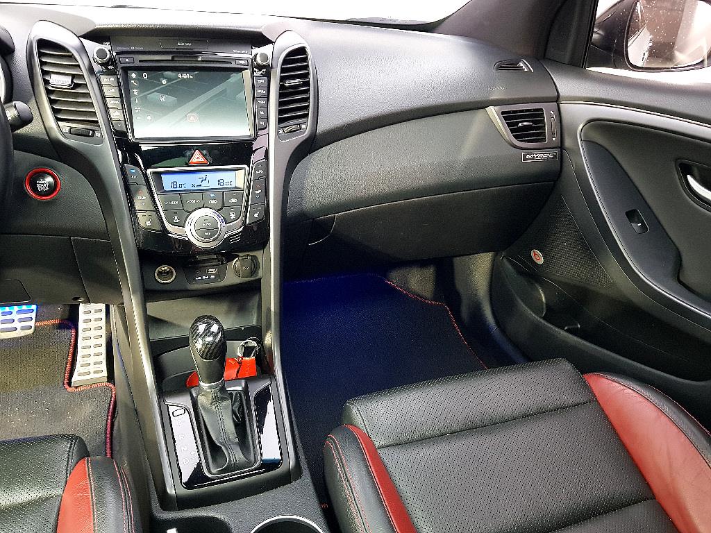 HYUNDAI i30 - Vista 10