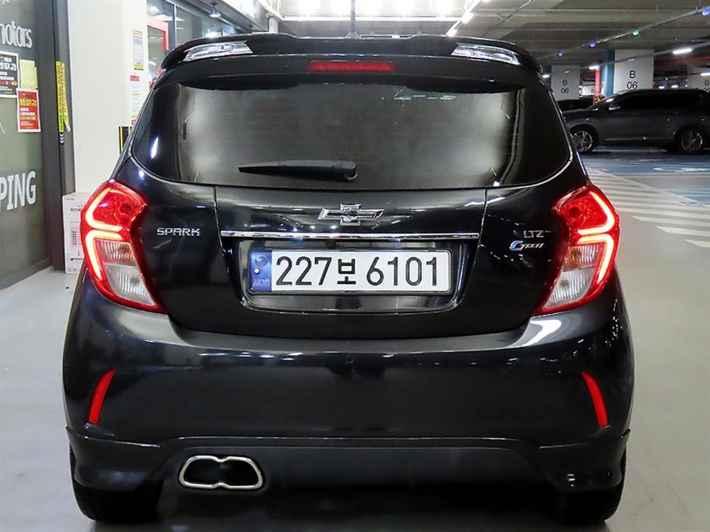 Chevrolet Spark - Vista 5