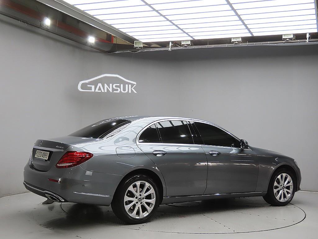 Mercedes Benz E class - Vista 7