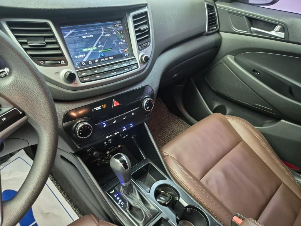 HYUNDAI Tucson - Vista 10