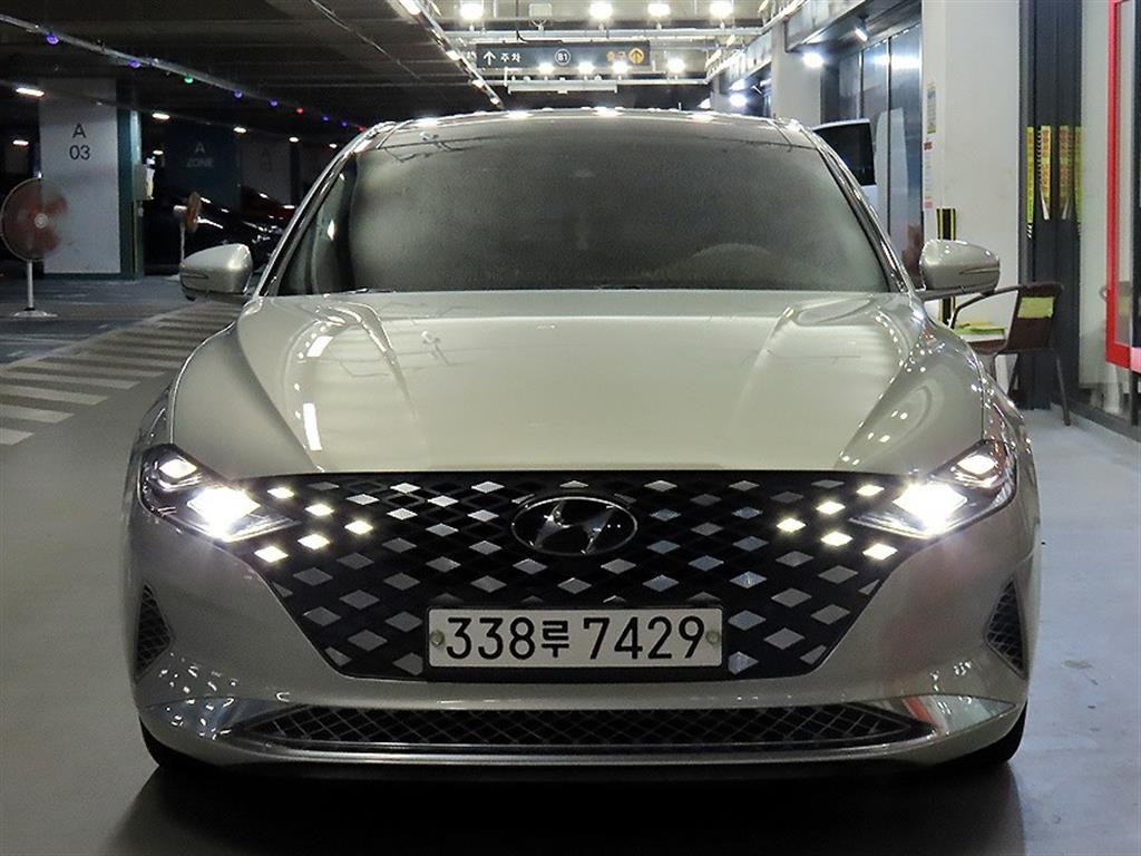 HYUNDAI Grandeur - Vista 2