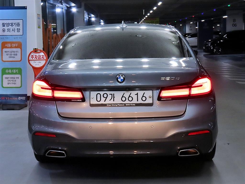 BMW 5 Series - Vista 5