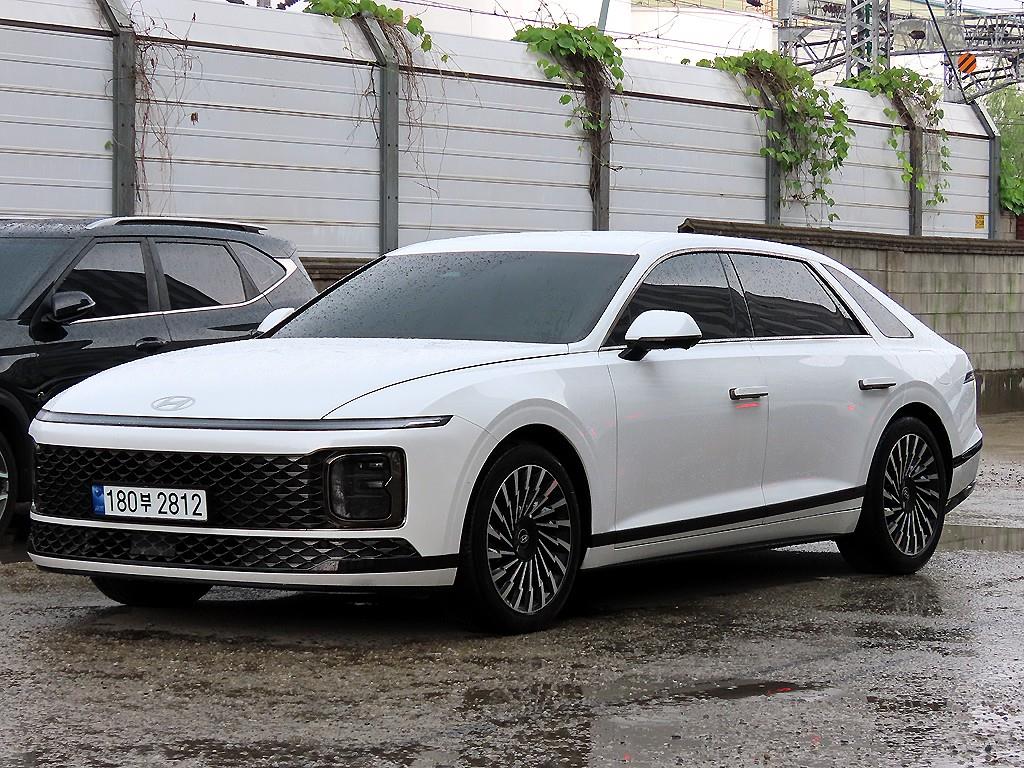 HYUNDAI Grandeur - Vista 2