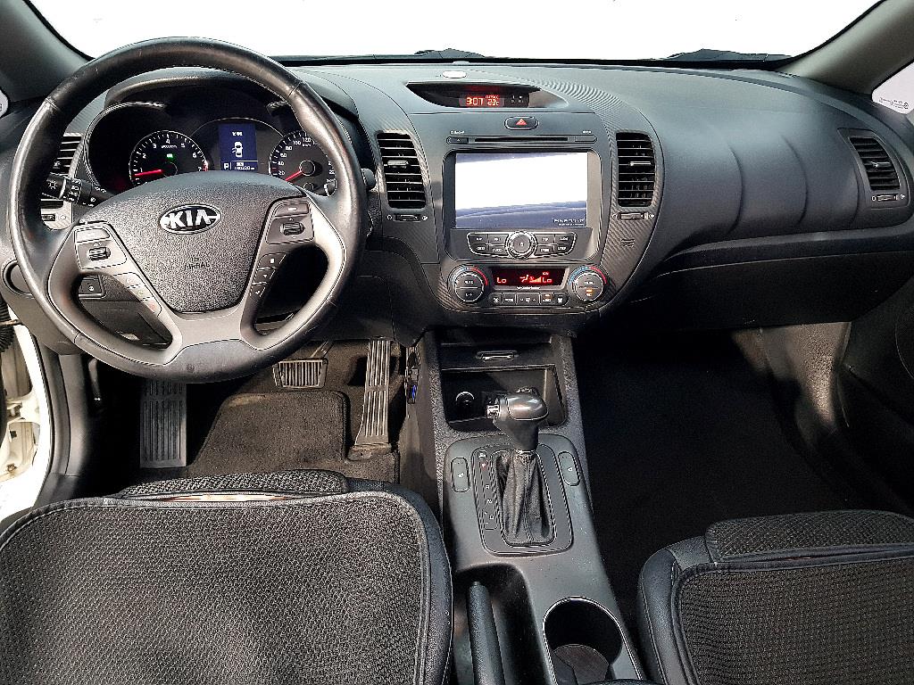 KIA K3 - Vista 5