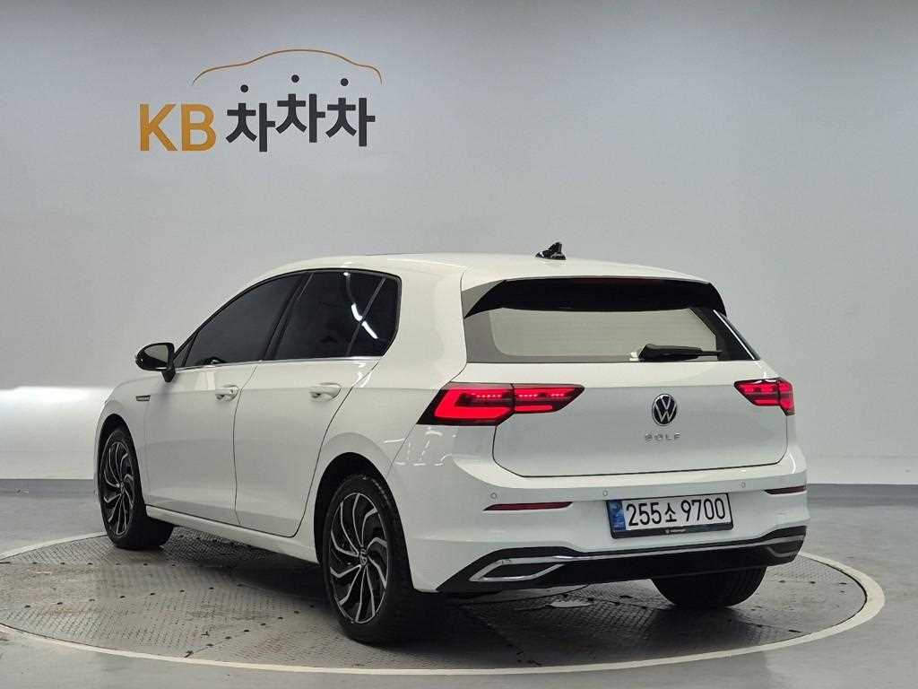 Volkswagen Golf - Vista 2
