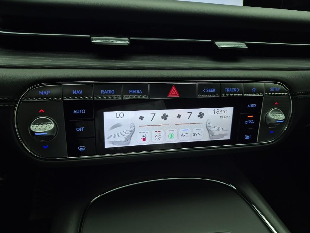 Genesis G90 - Vista 10