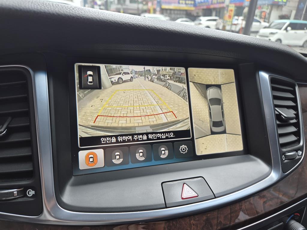 HYUNDAI Equus - Vista 8