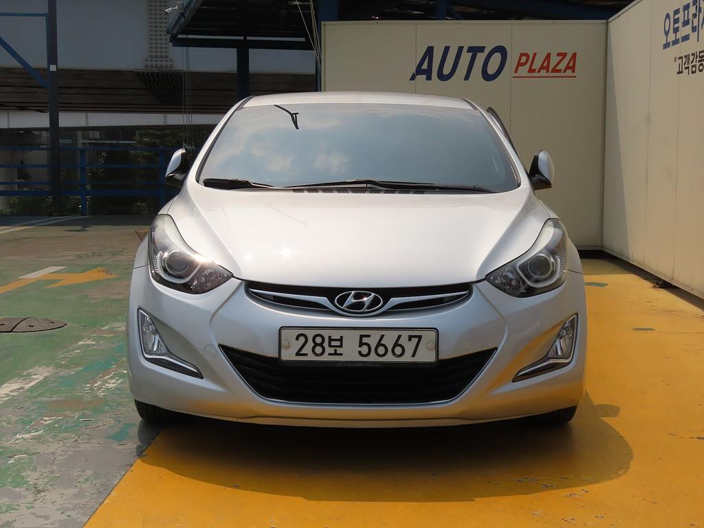 HYUNDAI Avante - Vista 2