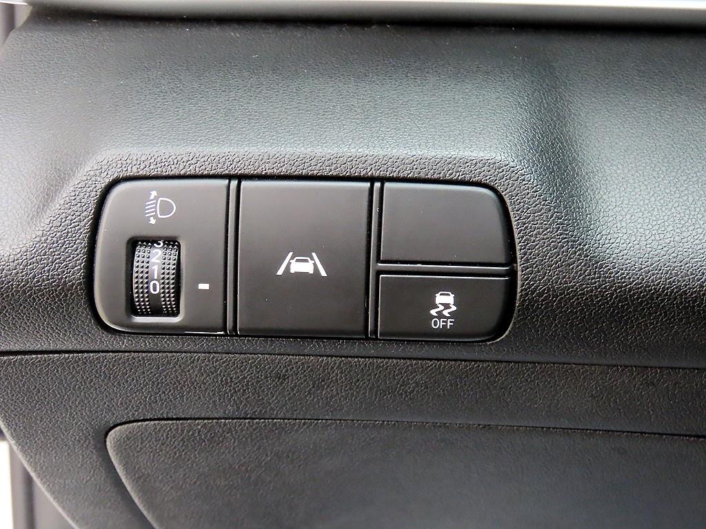 HYUNDAI Avante - Vista 12