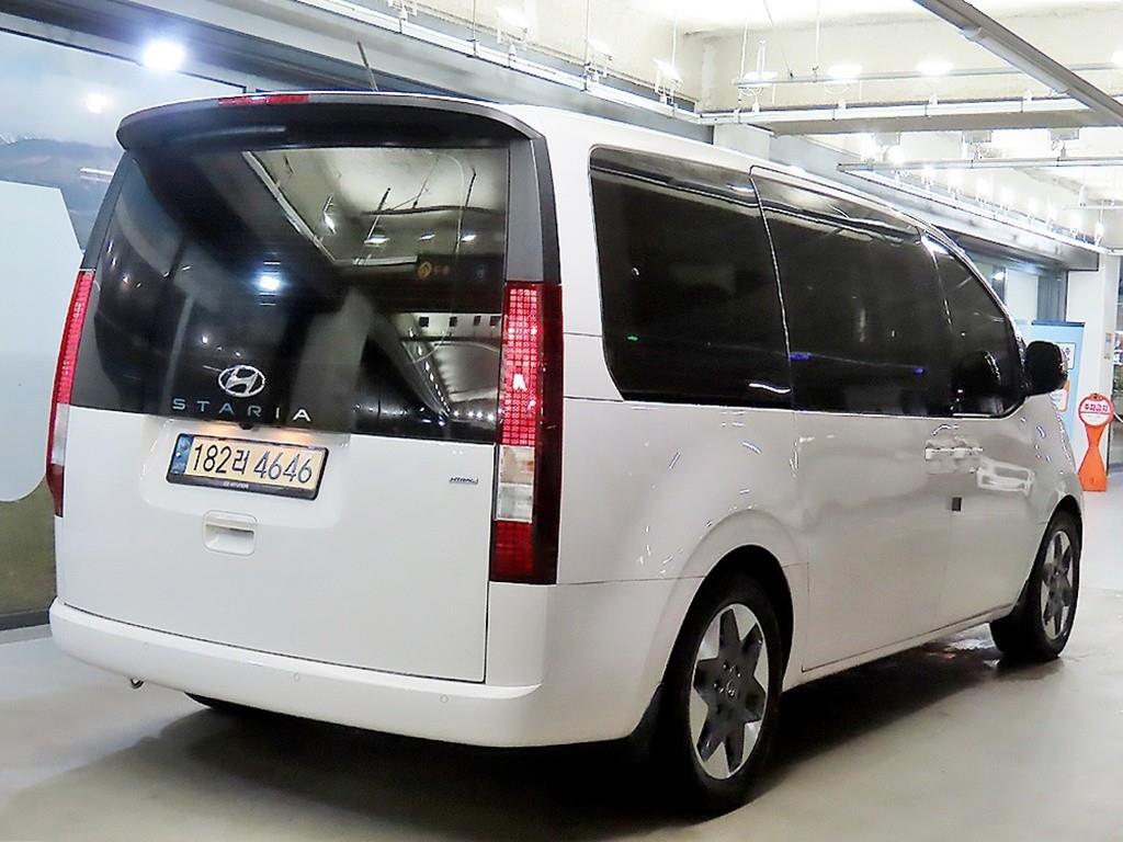 HYUNDAI Staria - Vista 4