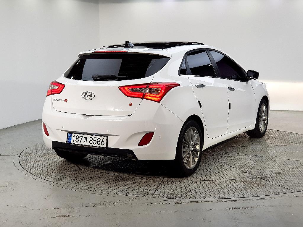 HYUNDAI i30 - Vista 4