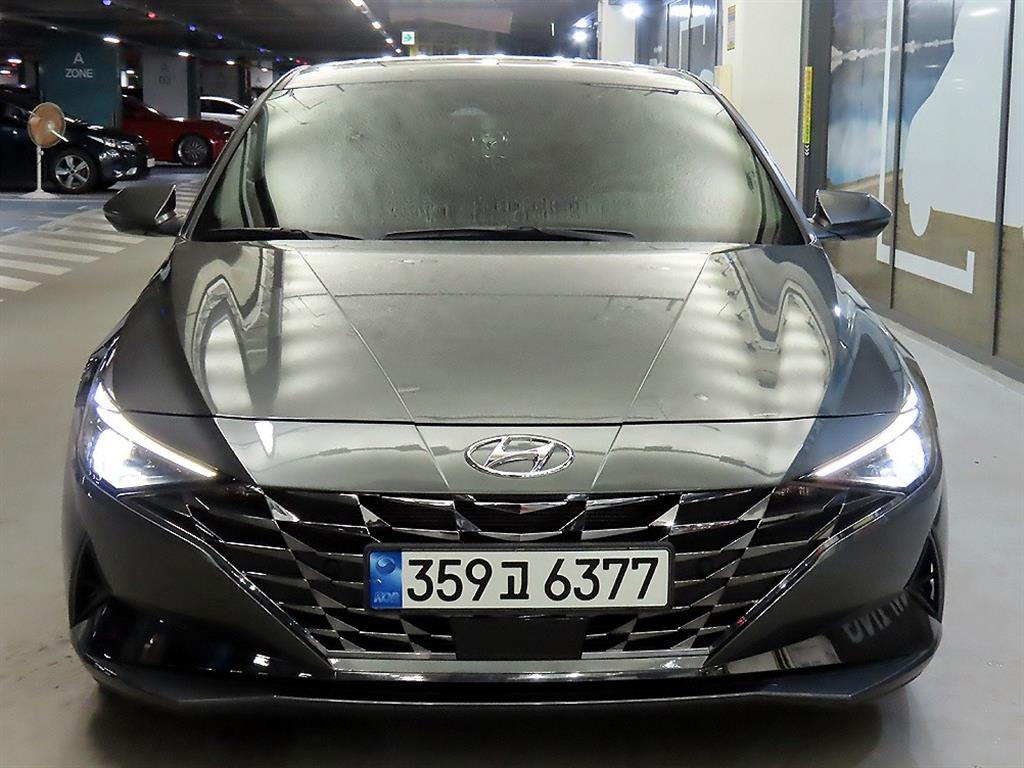 HYUNDAI Avante - Vista 2