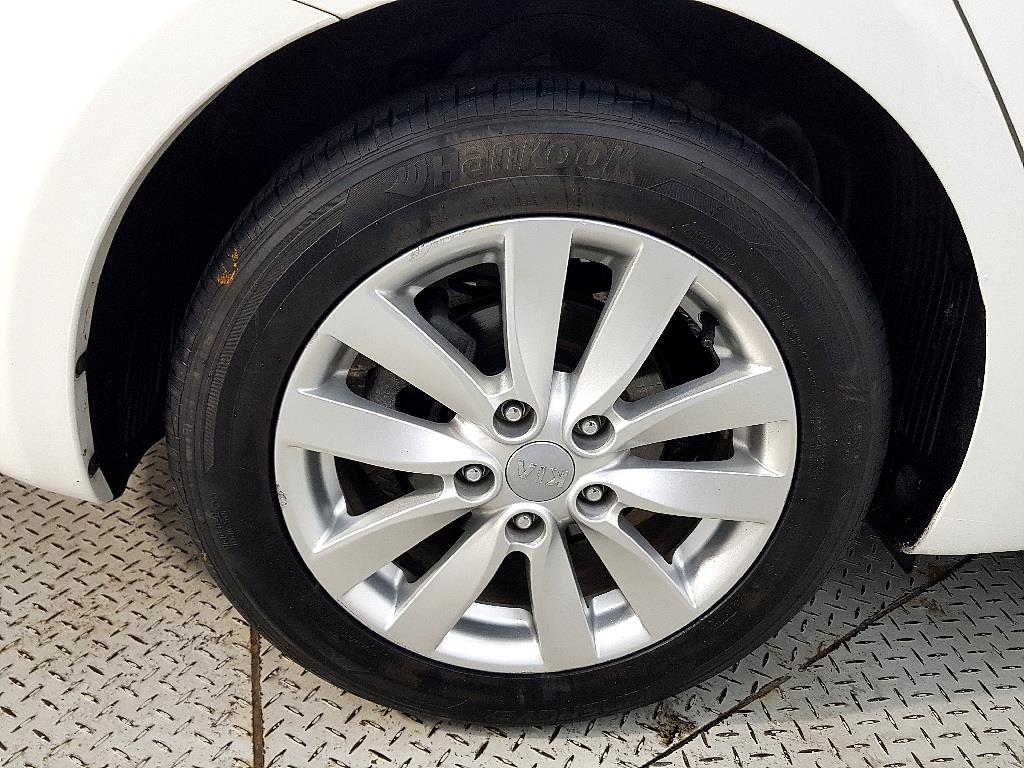 KIA K3 2013 Blanco - Importación desde Corea - HF Imports Iquique - Foto 20