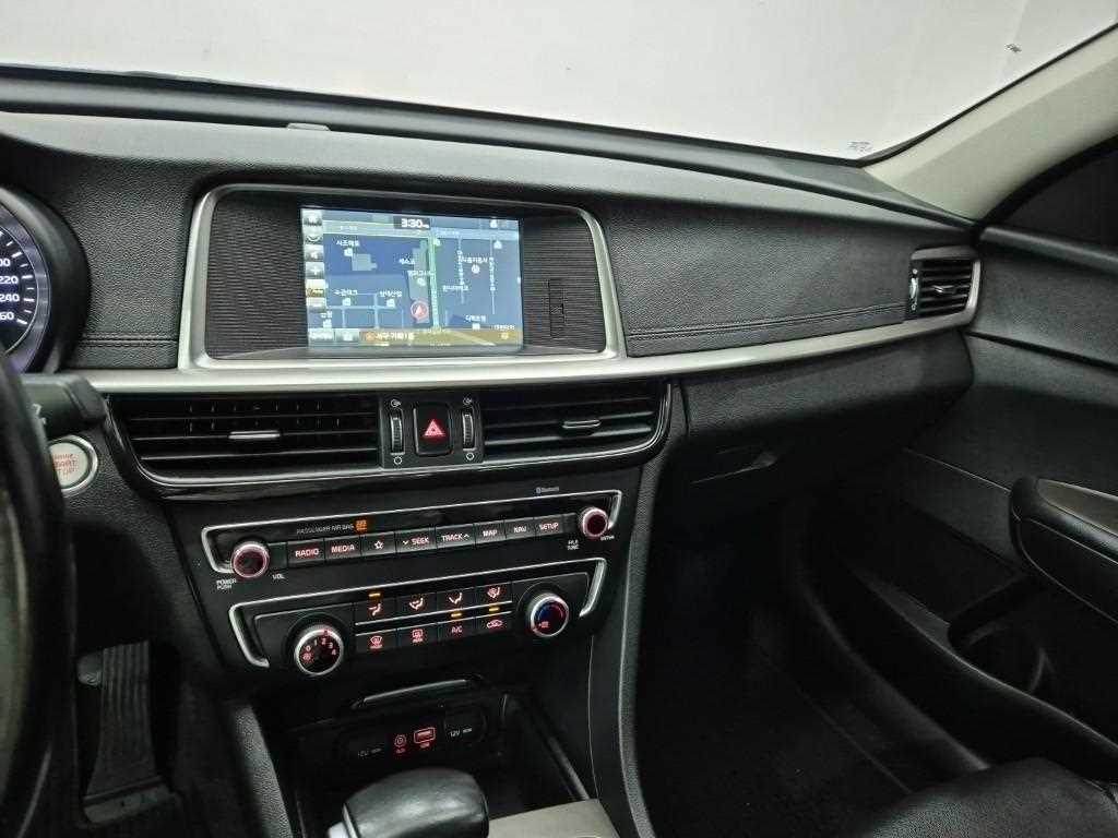 KIA K5 - Vista 10