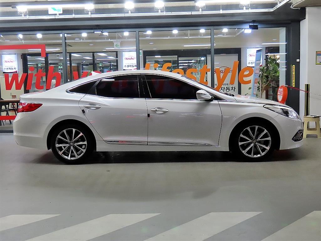 HYUNDAI Grandeur - Vista 3